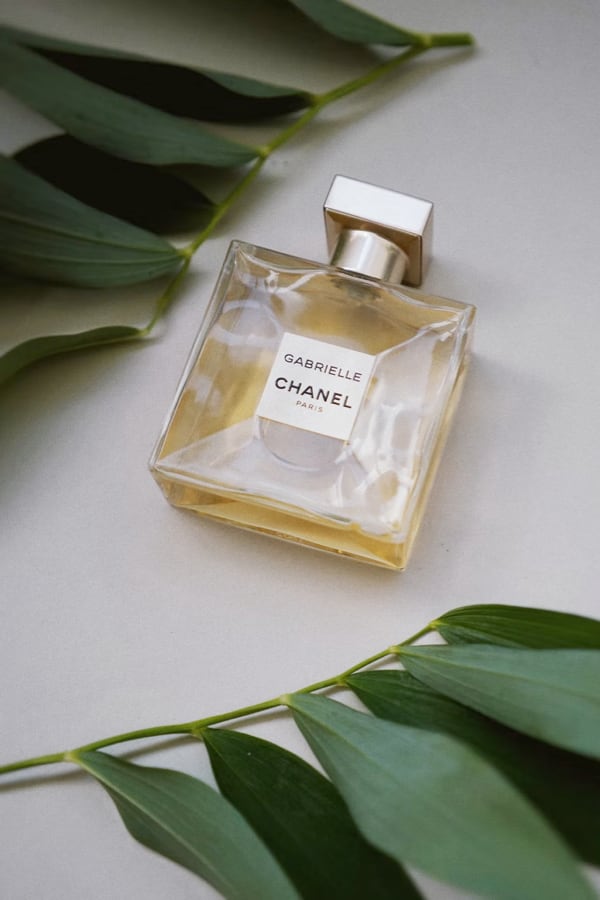 Gabrielle CHANEL perfume bottle desktop version